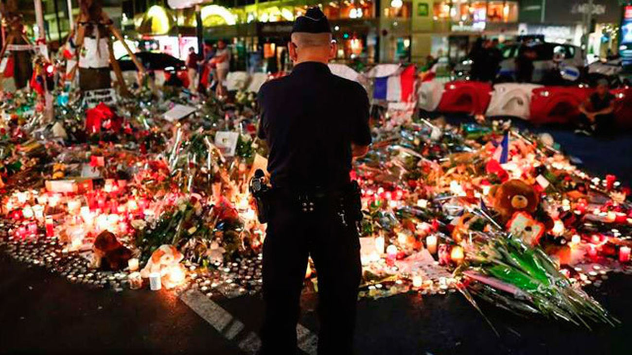 El autor del atentado de Niza lo preparó en detalle y tuvo apoyo logístico