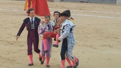 Terrón sufre una grave cornada en Las Ventas en su debut