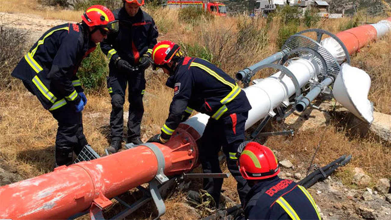 Muere un hombre aplastado por una antena de telefonía cuando la desinstalaba