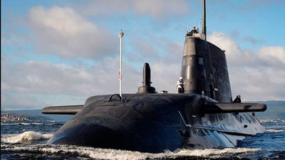 Un submarino nuclear británico colisiona con un buque en la costa del Peñón