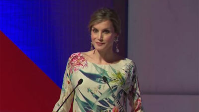 La Reina Letizia preside la entrega de los Premios Nacionales de la Moda