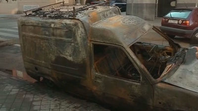 Queman dos furgonetas aparcadas en la calle Buendía de Madrid