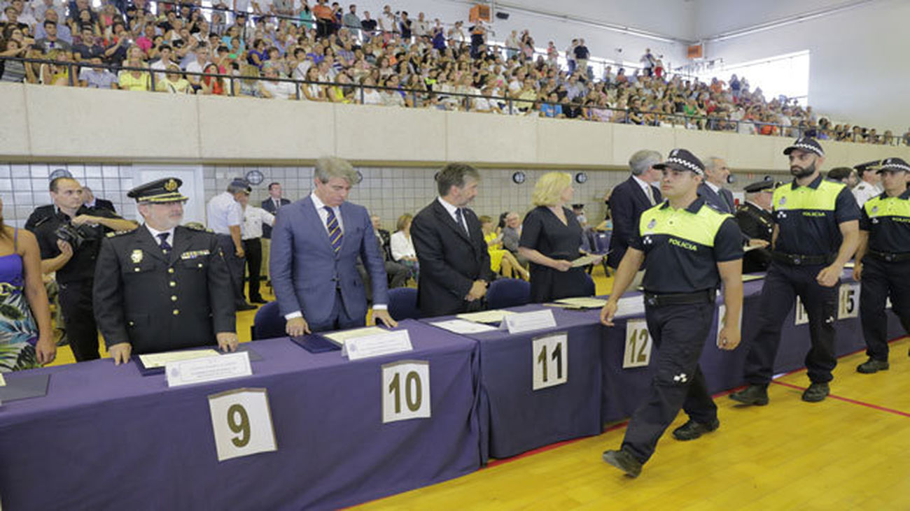 Entrega de despachos a los nuevos Policías Municipales