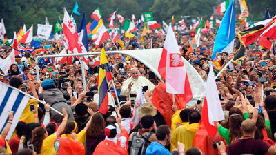 El Papa lamenta que haya jóvenes "jubilados" y les anima a cambiar el mundo