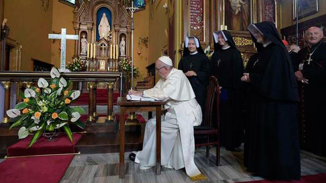 El Papa pide en Polonia una Iglesia "abierta y tierna" con los débiles