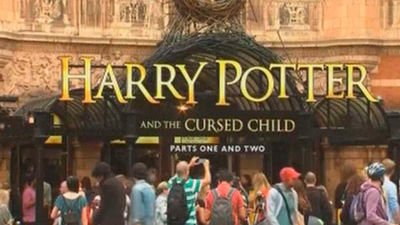 Cientos de seguidores de Harry Potter compran el guión de nueva obra teatral