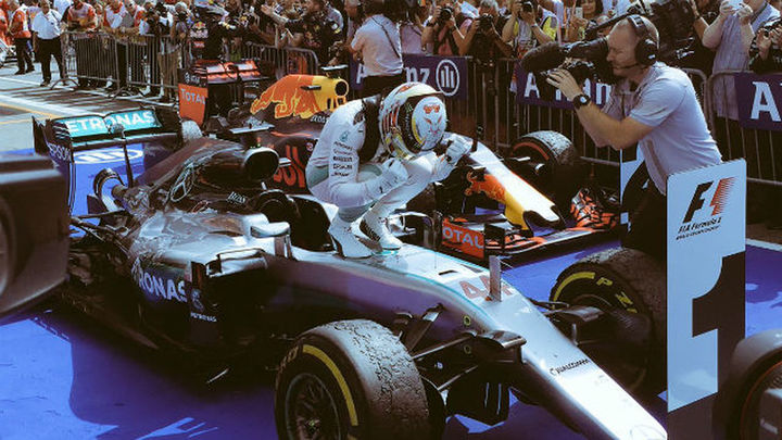 GP Alemania: Hamilton se pasea con Alonso 12º y Sainz 14º