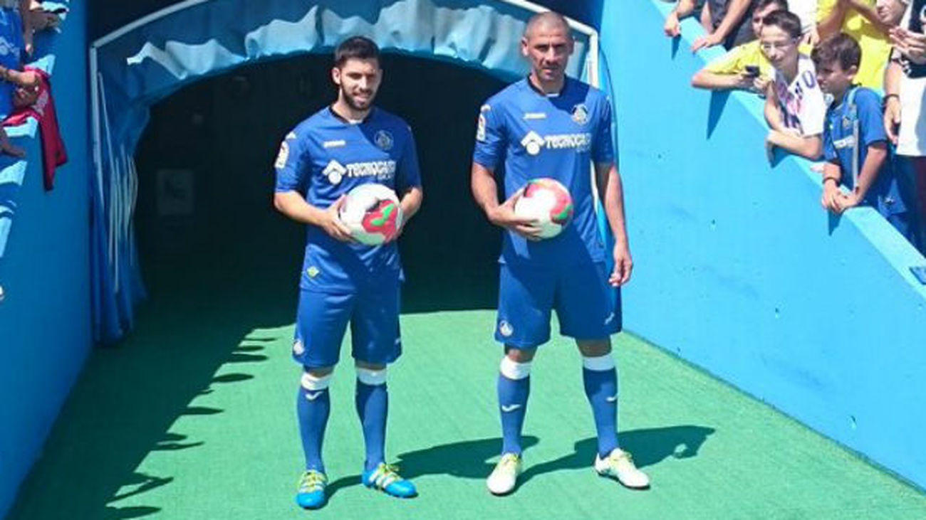 El Getafe presenta a 'Cata' Díaz y a Pacheco