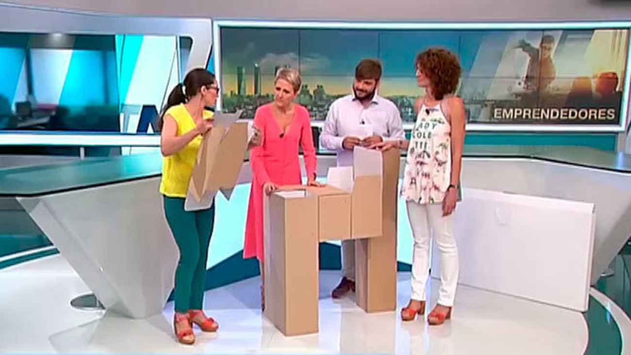 Cajas que se convierten en muebles