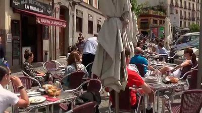 La Comunidad se plantea anticipar la hora de apertura de las terrazas