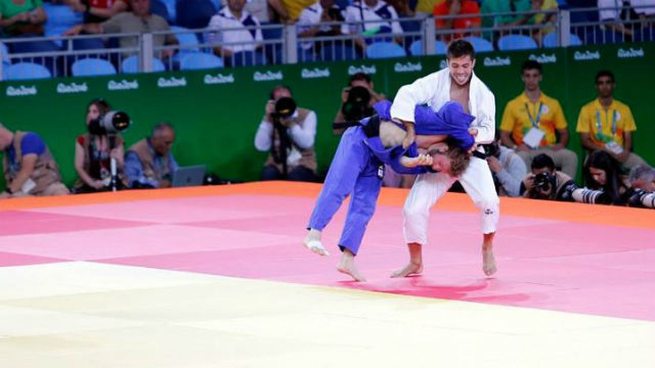 El español Garrigós cae en el primer combate ante el alemán Englmaier