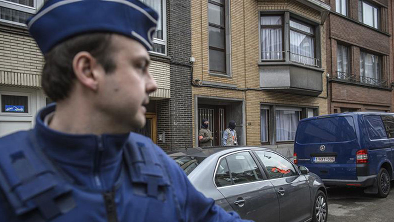 El atacante de los policías en Bélgica era un argelino fichado por delitos comunes
