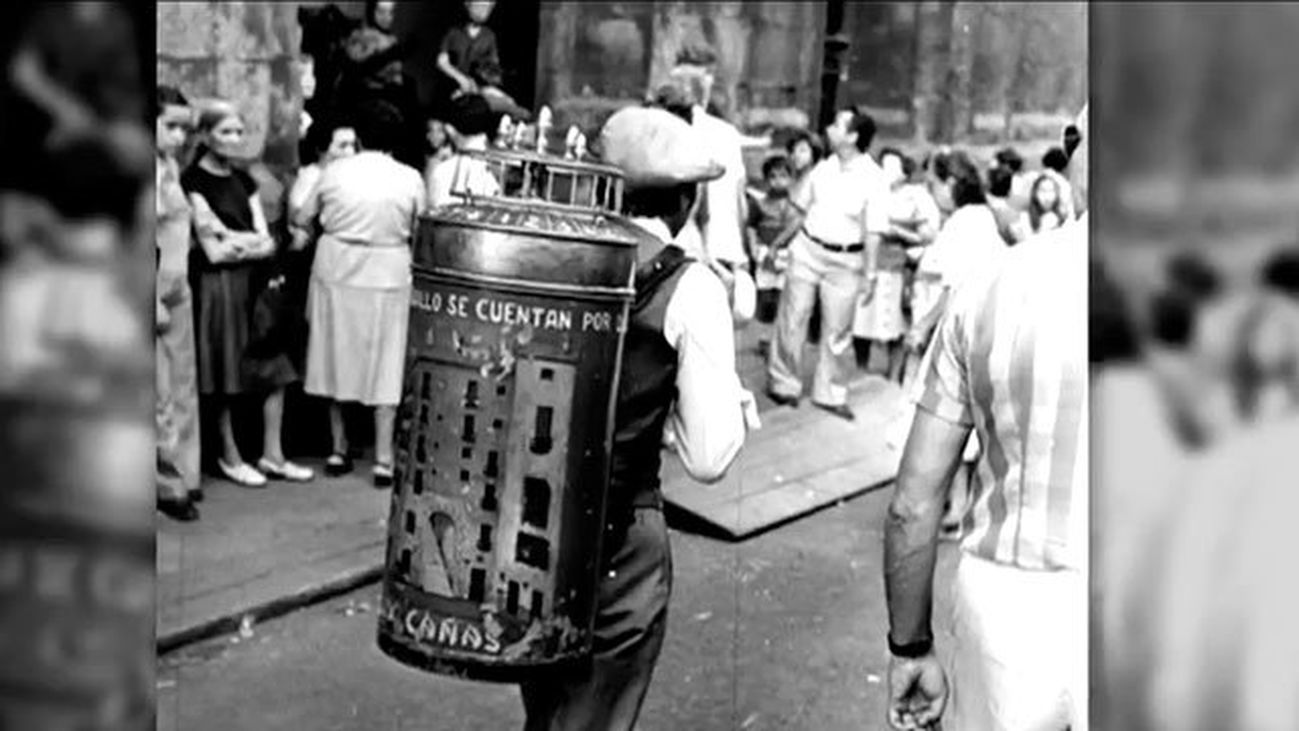 La historia de las verbenas en blanco y negro