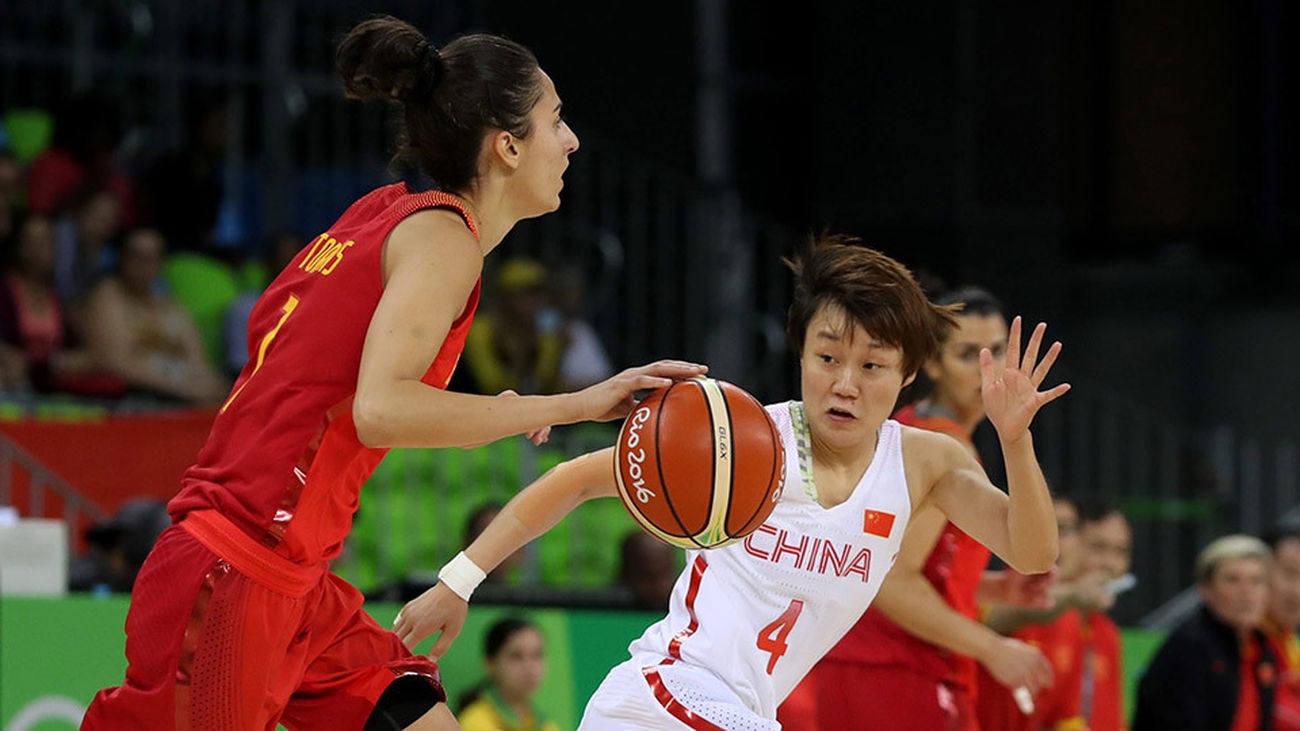 La jugadora de la selección española de baloncesto, Alba Torrens, en el partido de los Juegos de Río 2016 ante China