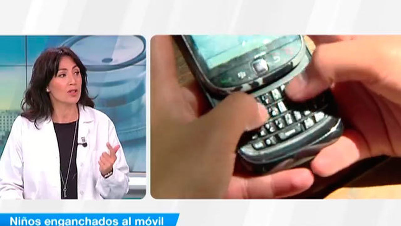 Niños enganchados al móvil