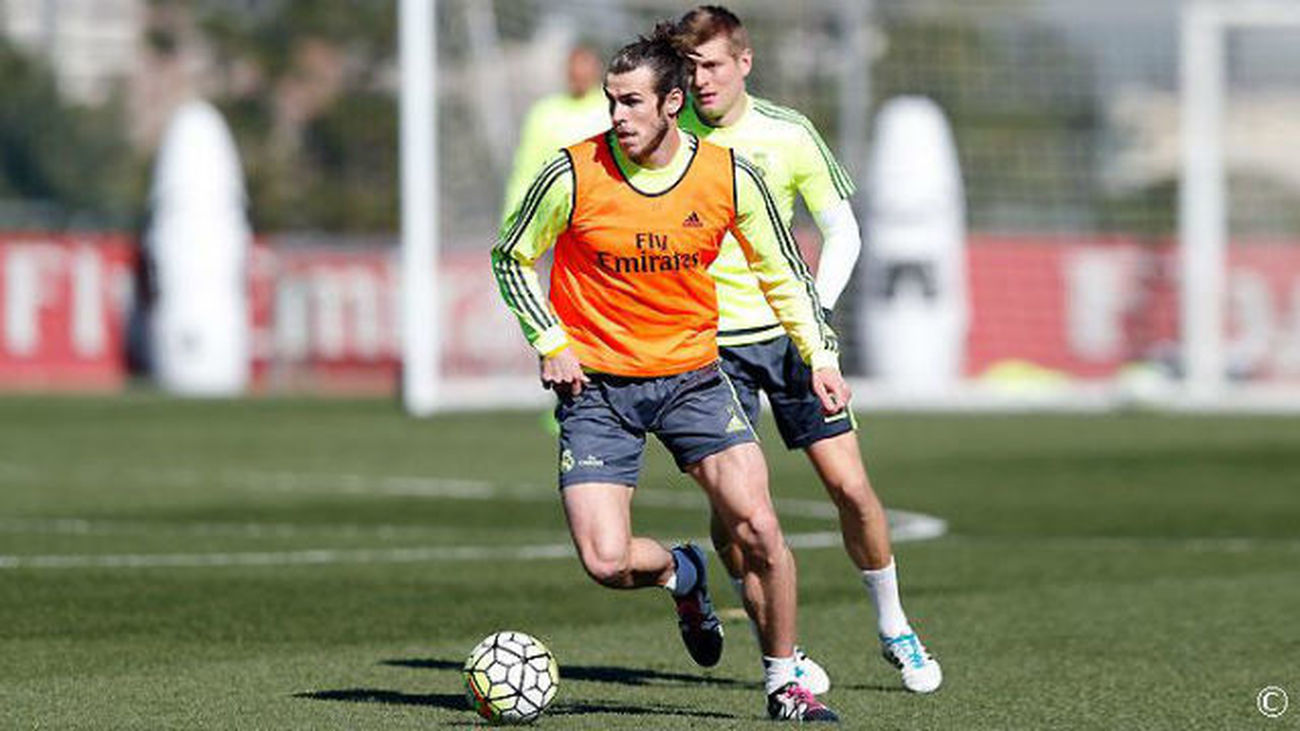 Gareth Bale y Toni Kroos se entrenan con el grupo