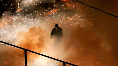 El espectáculo pirotécnico Nit de l'Albà (Elche) acaba con 46 heridos leves