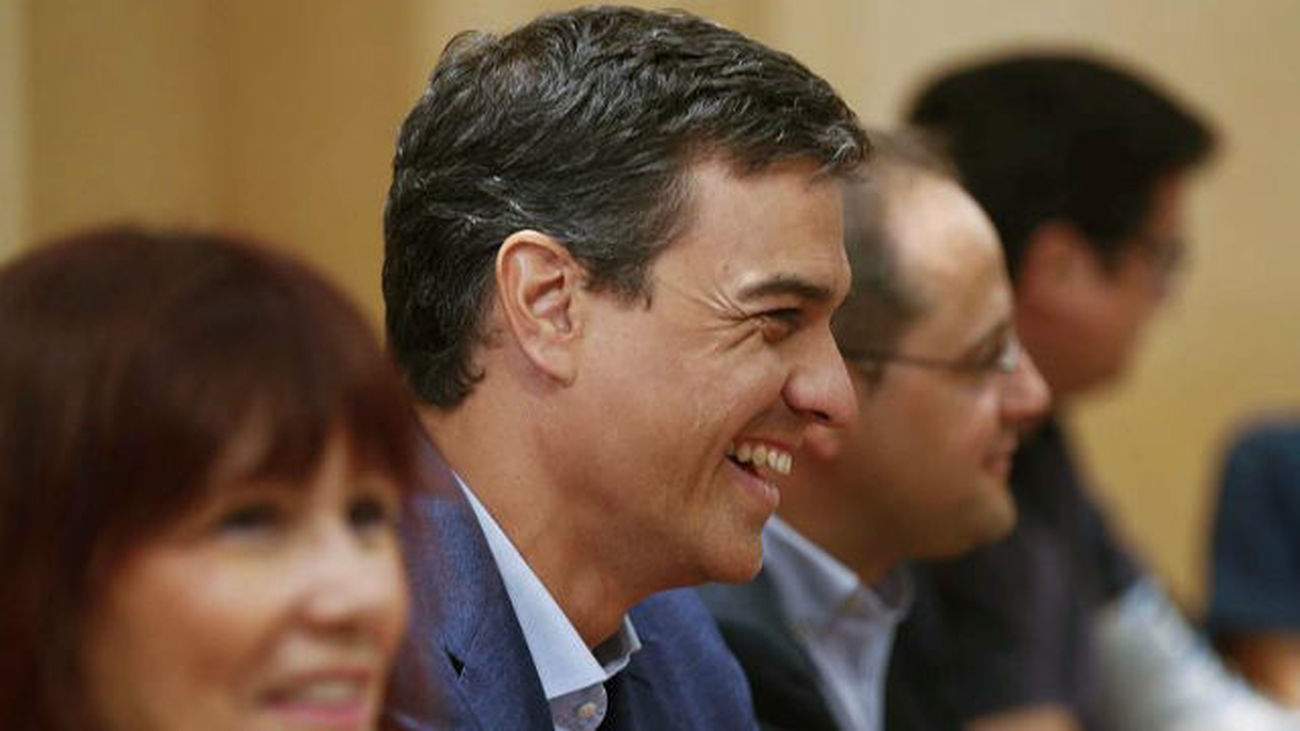 El PSOE pide a PP y C's que resuelvan sus problemas y "no le pasen la pelota"
