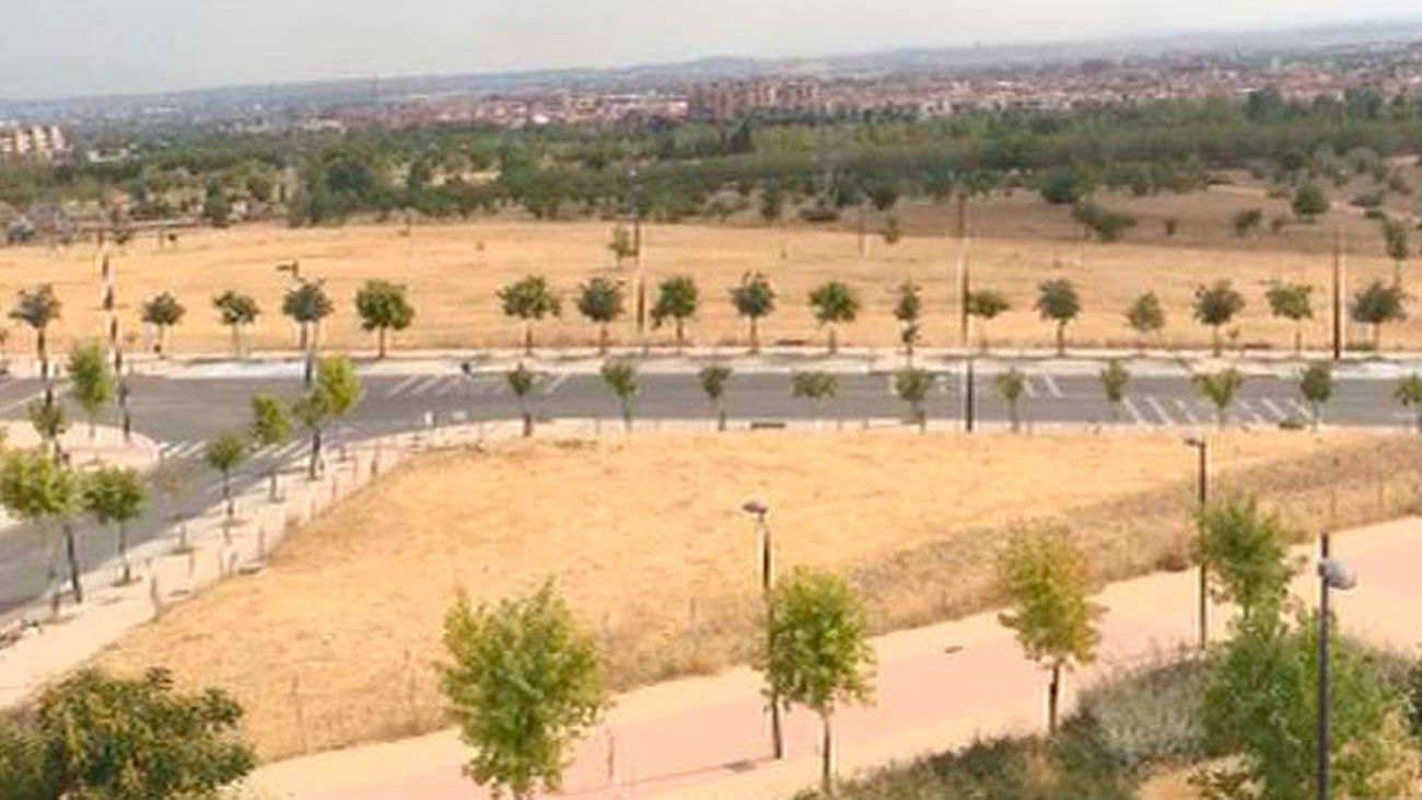 Vecinos de Getafe protestan contra la instalación de una gasolinera cerca de sus casas