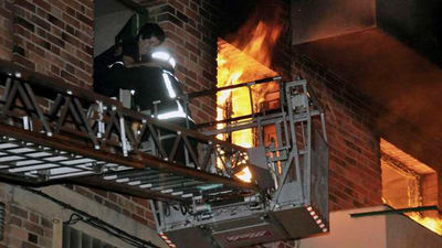 Una fallecida y un herido grave en una explosión en un edificio de Segovia