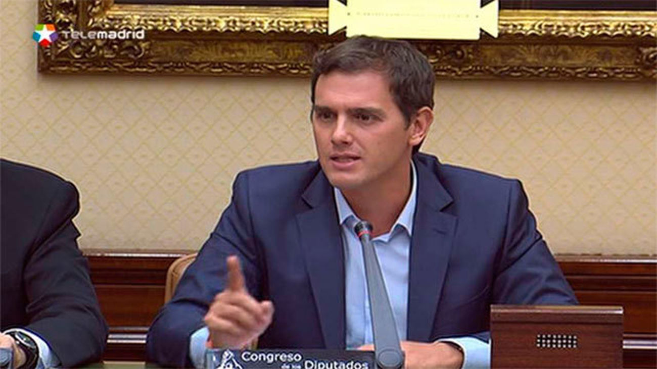 Rivera: La guerra fría de PP y PSOE simboliza la decadencia del sistema