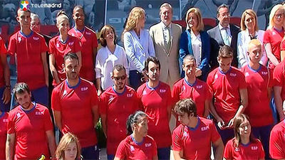 La infanta Elena despide al equipo paralímpico