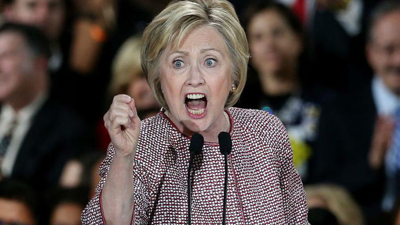 El FBI revela que Clinton usó un martillo para deshacerse de móviles con correos