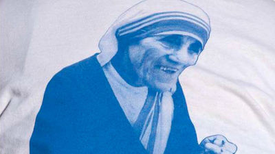 El papa insta a imitar a la madre Teresa para aliviar sufrimiento del mundo