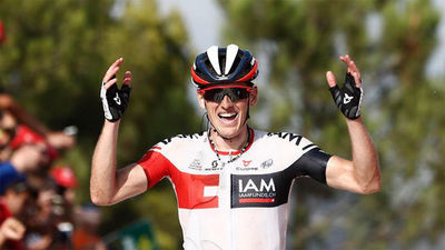 Vuelta: Frank se impone en el Alto Mas de la Costa y Quintana resiste