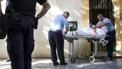 Hallan los cadáveres de una mujer y dos de sus hijos en Málaga