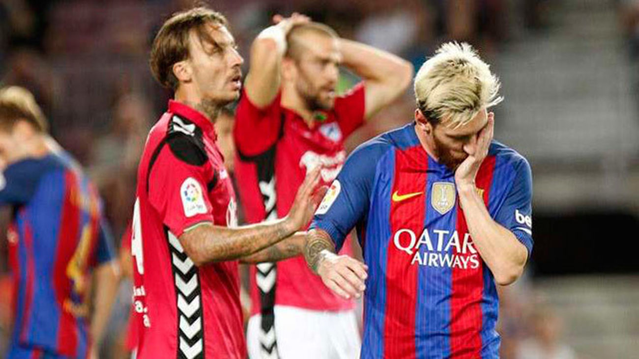 El Alavés tumba al Barcelona en el Camp Nou