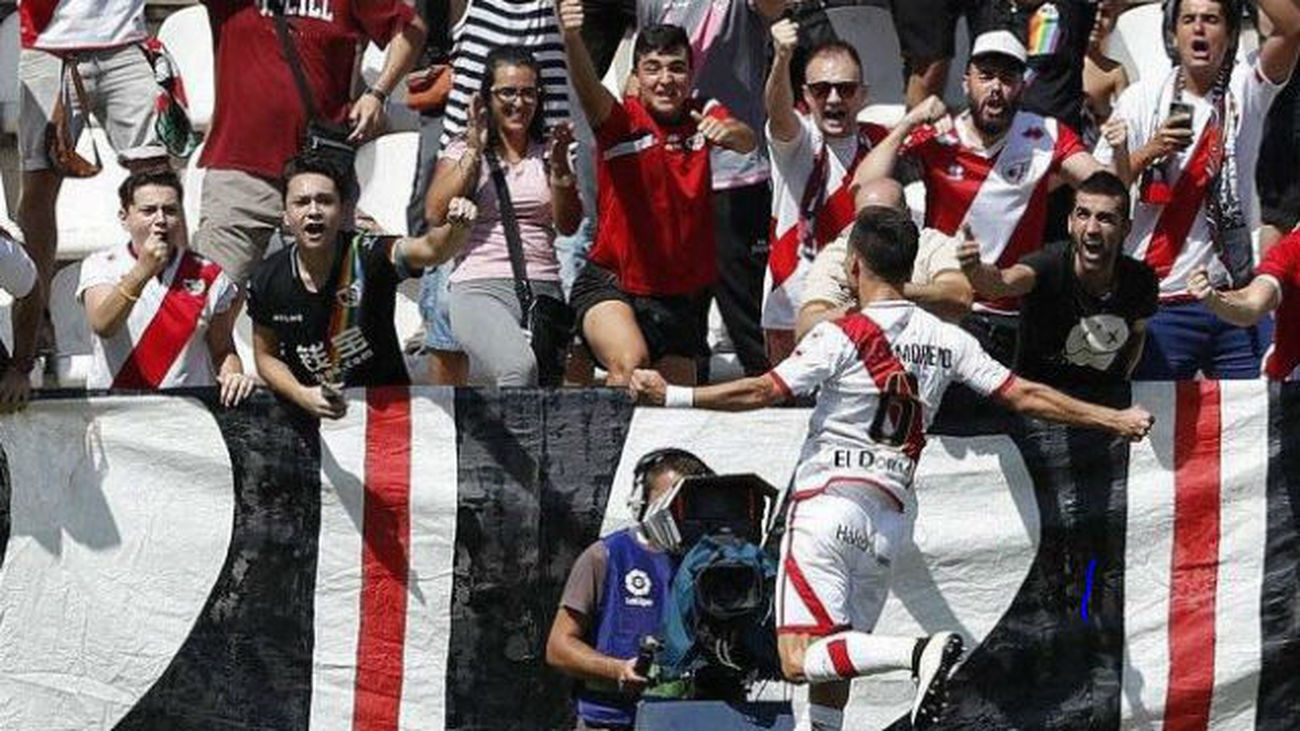 1-0. Un gol de Álex Moreno devuelve la tranquilidad a Vallecas