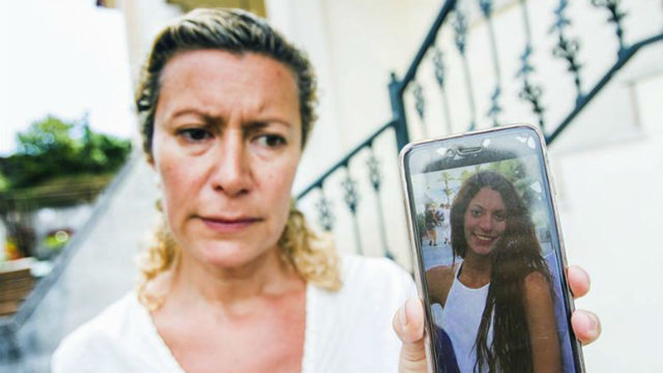 La Guardia Civil interroga a la madre de Diana Quer en su casa durante horas