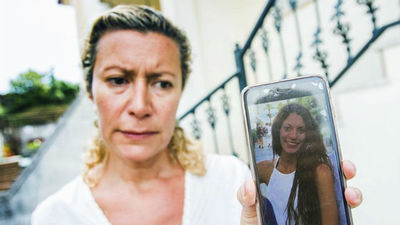 La Guardia Civil interroga a la madre de Diana Quer en su casa durante horas