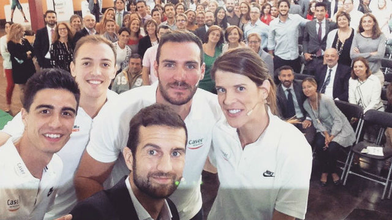 Selfie de Saúl Craviotto, Ruth Beitia, Joel González y Andrés Mata