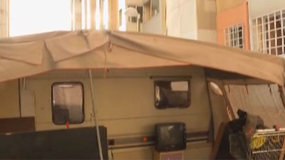 Una caravana instalada la calle Jazmín vende droga a plena luz del día