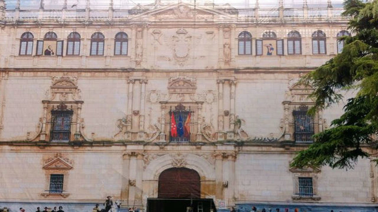 La Universidad de Alcalá lanzará rutas guiadas en los andamios de su fachada
