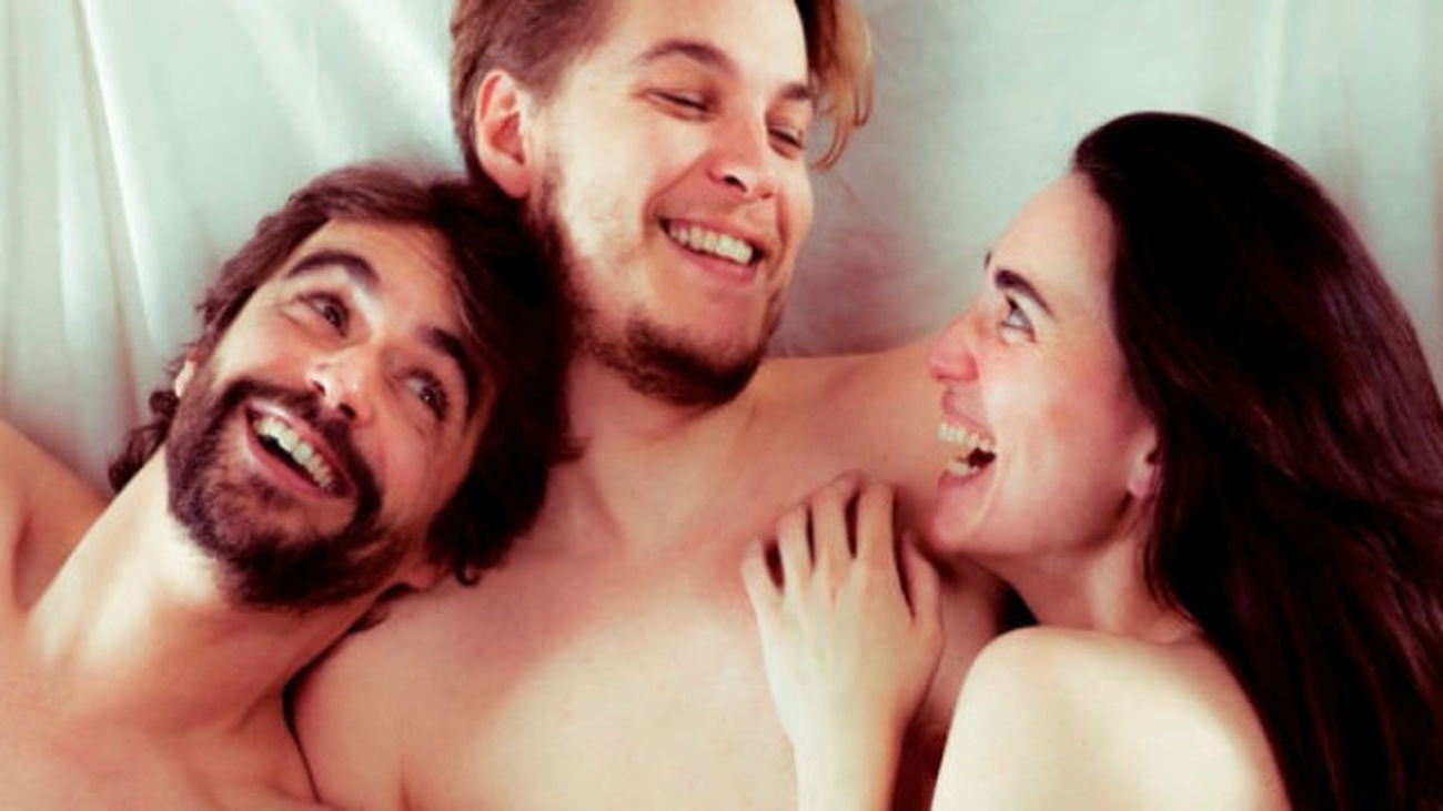 ‘Una noche como esta’, amor a tres bandas en el Lara