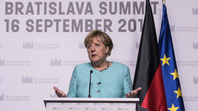 Merkel anuncia un plan para dar un nuevo rumbo a la Unión Europea
