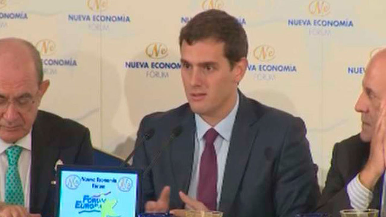 Rivera a PP y PSOE: "Si no negocian nos condenan a una crisis sin precedentes"