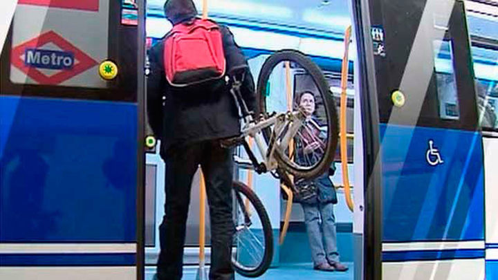 Los ciclistas pueden acceder sin hora a 92 estaciones de Metro y salvar la M-40