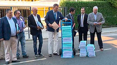 El toreo entrega más de 20.000 firmas al Tribunal Constitucional para revocar la prohibición catalana