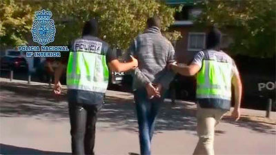 Dos jóvenes detenidos en Madrid por alentar en Twitter el yihadismo