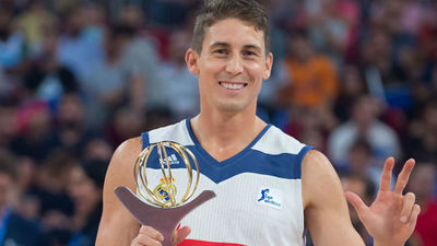 Carroll revalida su corona en el concurso de triples