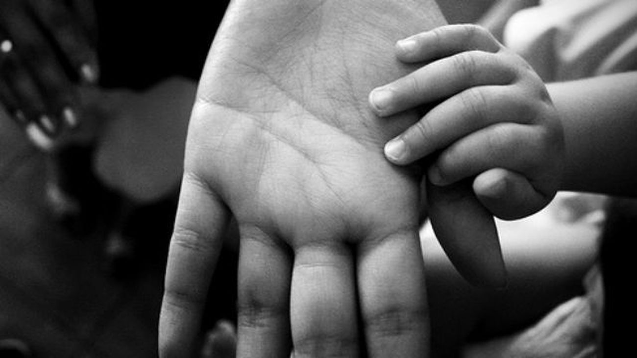 Un experto defiende incorporar las caricias en el tratamiento de los pacientes