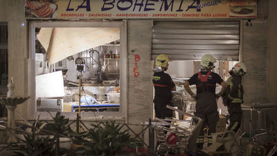 La explosión por escape de gas en el bar de Vélez Málaga se salda con 90 heridos