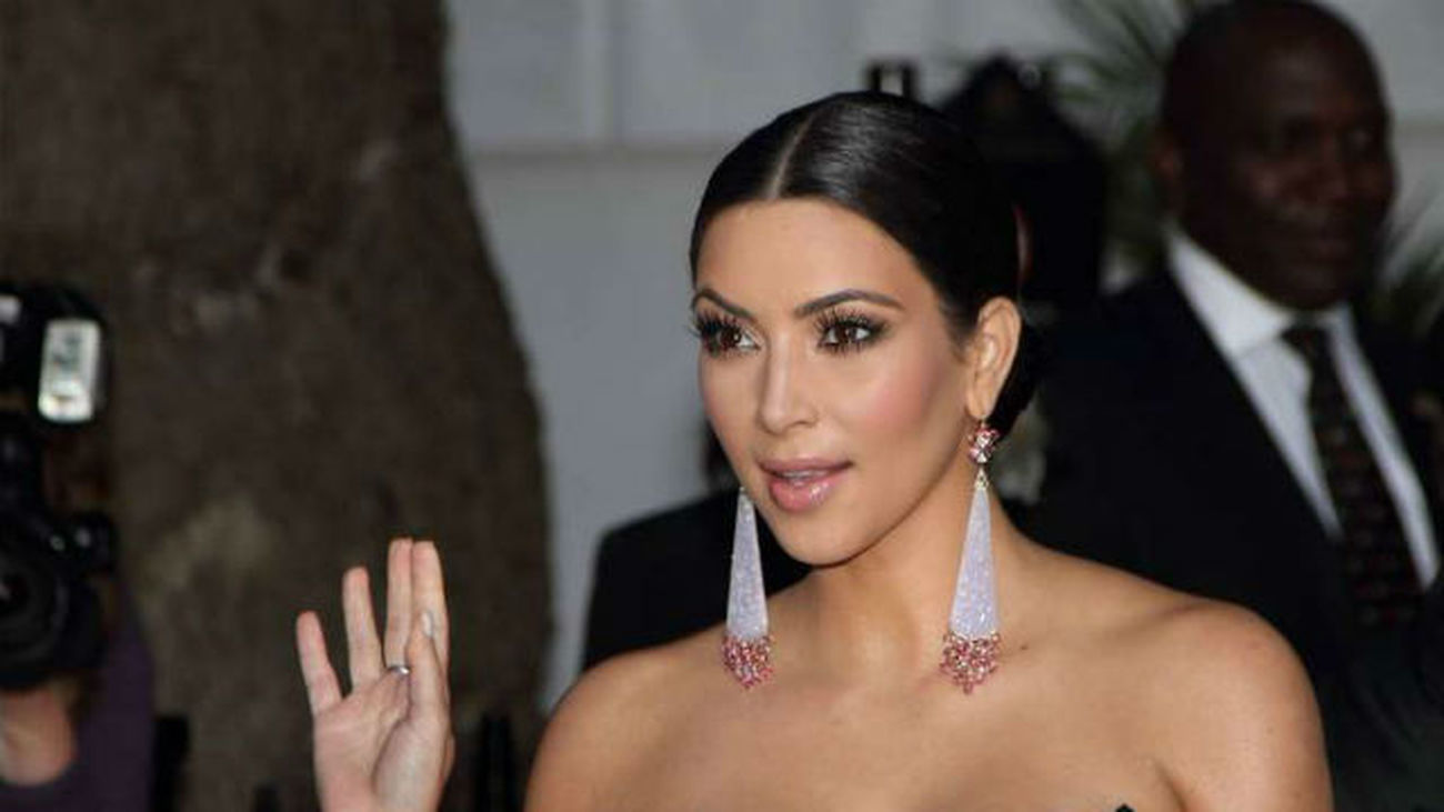 Kim Kardashian atacada a punta de pistola en un hotel de París