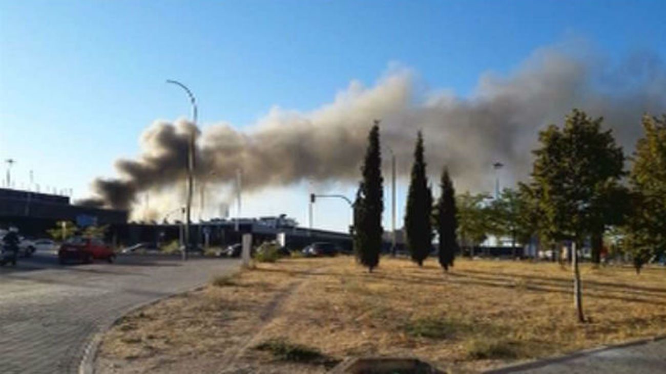 Arde un autobús de la EMT en las cocheras de Sanchinarro