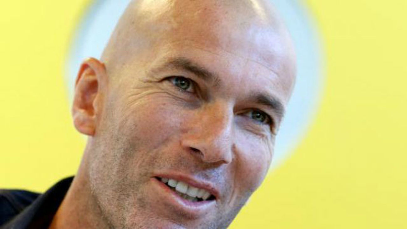 Zidane: "Soy un jugador viejo y un entrenador joven que necesita progresar"