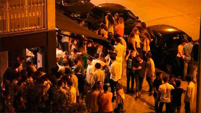 Ayuntamiento, vecinos y hosteleros estudian la insonorización de viviendas por el ocio nocturno